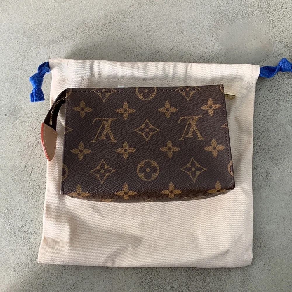 ❤️ SOLD DIRECT ❤️ Louis Vuitton Toiletry Pouch - Picture 3 of 10